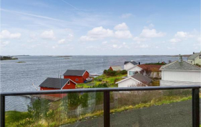 Lovely Home In Smøla With Kitchen